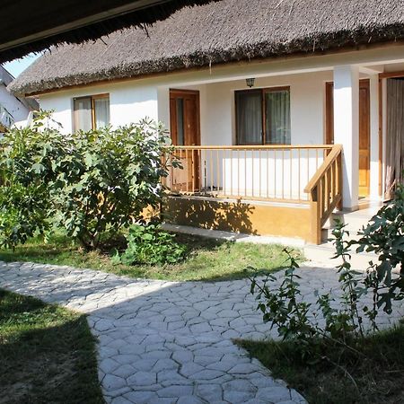 Cerdacul Cu Stuf Hotel Sfantu Gheorghe  Ngoại thất bức ảnh