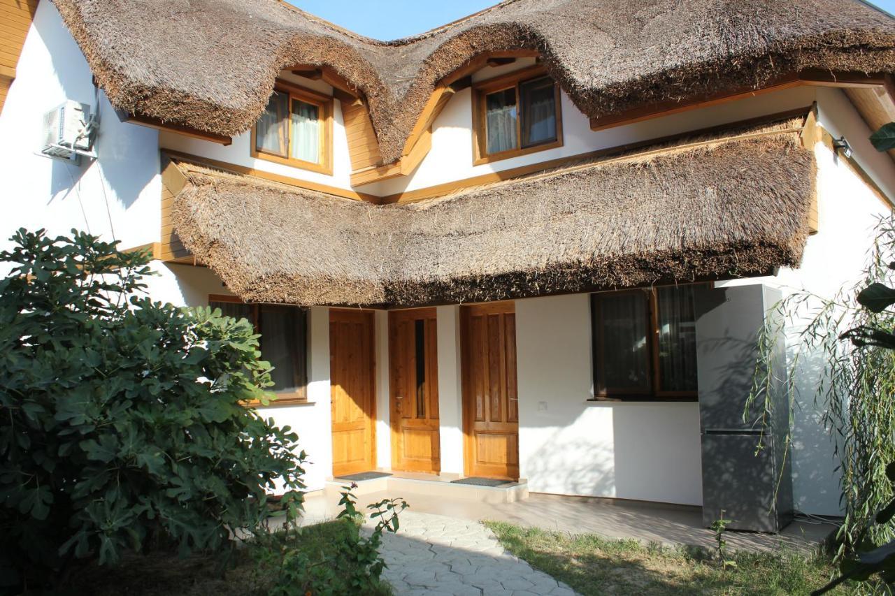 Cerdacul Cu Stuf Hotel Sfantu Gheorghe  Ngoại thất bức ảnh