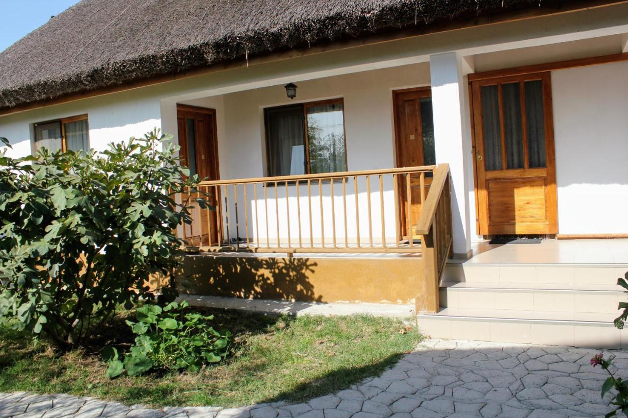 Cerdacul Cu Stuf Hotel Sfantu Gheorghe  Ngoại thất bức ảnh