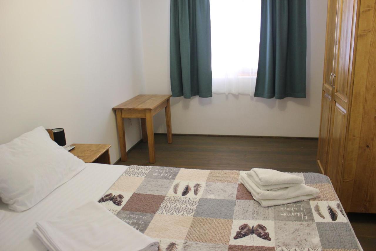 Cerdacul Cu Stuf Hotel Sfantu Gheorghe  Ngoại thất bức ảnh