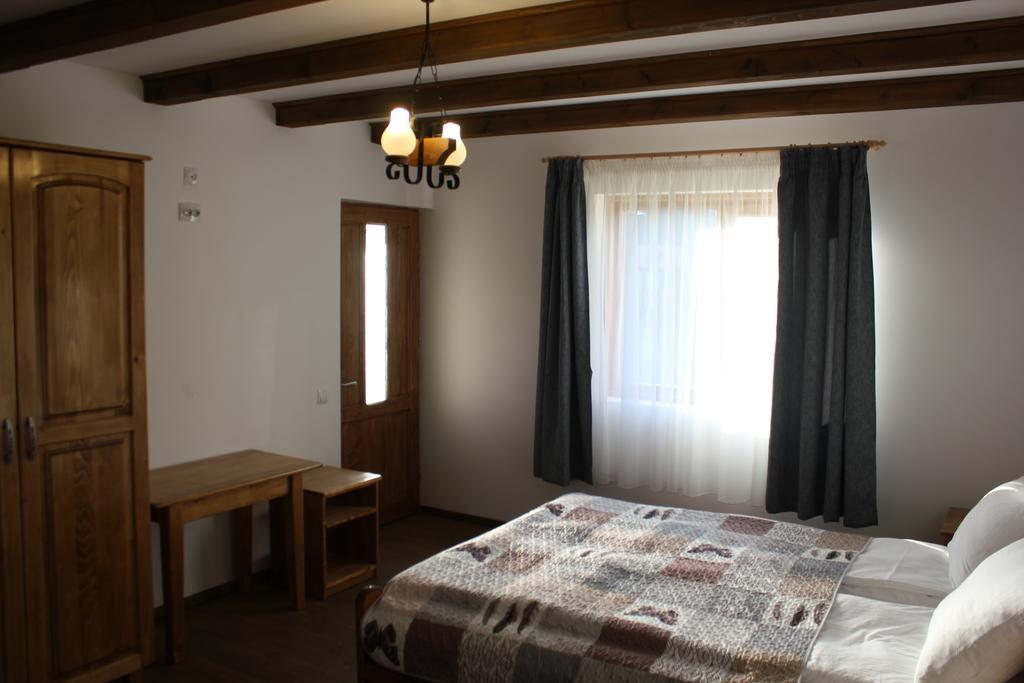 Cerdacul Cu Stuf Hotel Sfantu Gheorghe  Ngoại thất bức ảnh